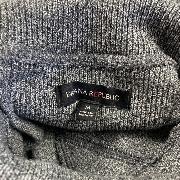 Banana Republic Turtleneck Sweater - Picture 4 of 4